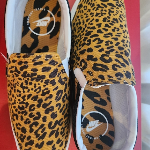 NIKE Leopard Print Court Legacy Slip ons.  Women’s size 7.5 - Picture 7 of 7